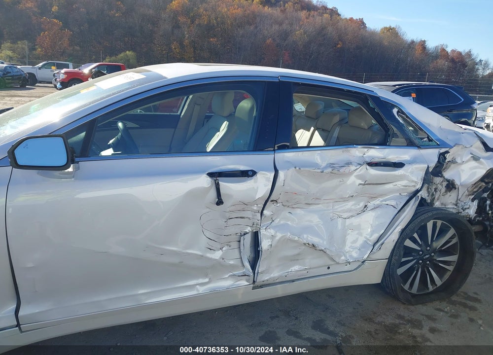 2017 LINCOLN MKZ RESERVE VIN: 3LN6L5F96HR663603