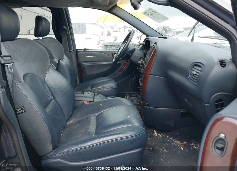 2001 CHRYSLER TOWN & COUNTRY LIMITED VIN: 2C8GP64LX1R242205