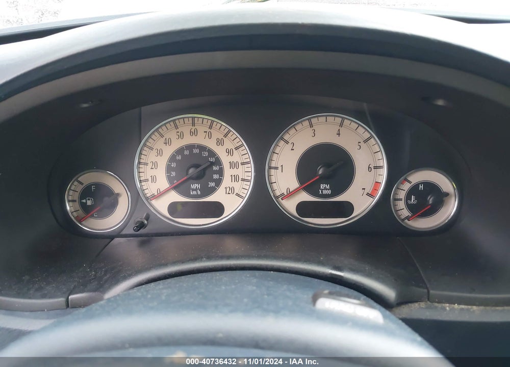 2001 CHRYSLER TOWN & COUNTRY LIMITED VIN: 2C8GP64LX1R242205