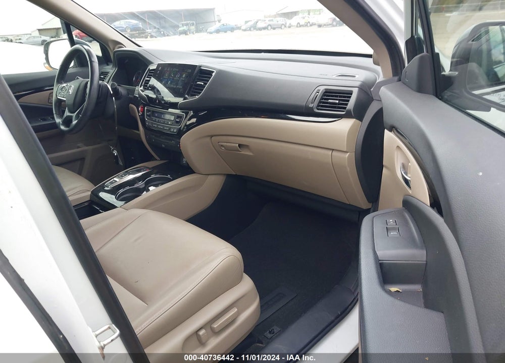 2020 HONDA PILOT 2WD TOURING 7 PASSENGER VIN: 5FNYF5H63LB001074