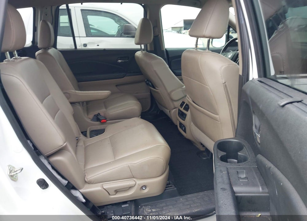 2020 HONDA PILOT 2WD TOURING 7 PASSENGER VIN: 5FNYF5H63LB001074