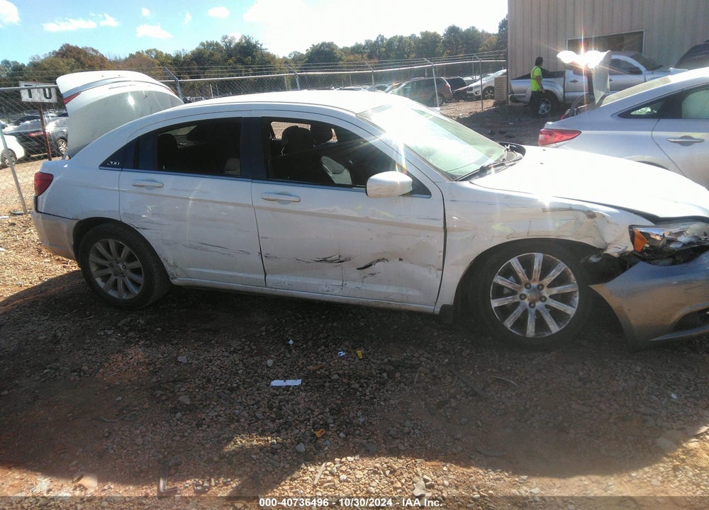 2011 CHRYSLER 200 LX VIN: 1C3BC4FB9BN585610
