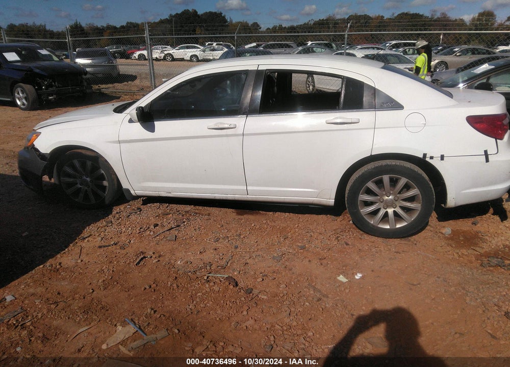 2011 CHRYSLER 200 LX VIN: 1C3BC4FB9BN585610