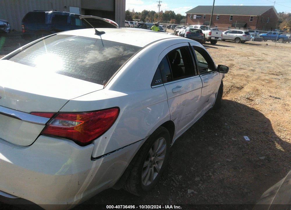 2011 CHRYSLER 200 LX VIN: 1C3BC4FB9BN585610