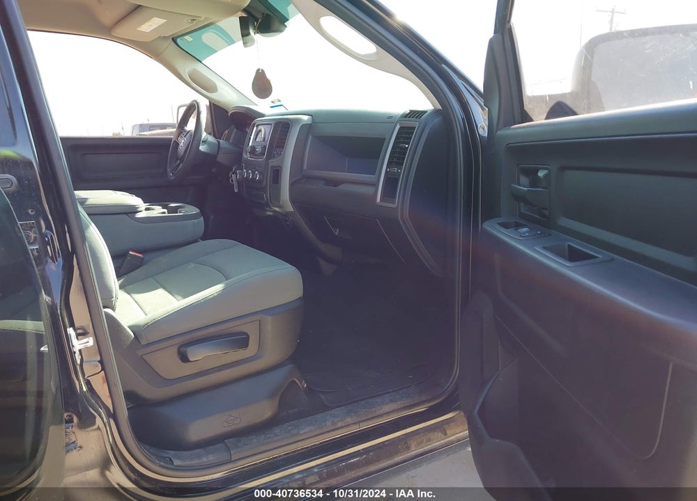 2019 RAM 1500 CLASSIC VIN: 1C6RR6FG4KS643602
