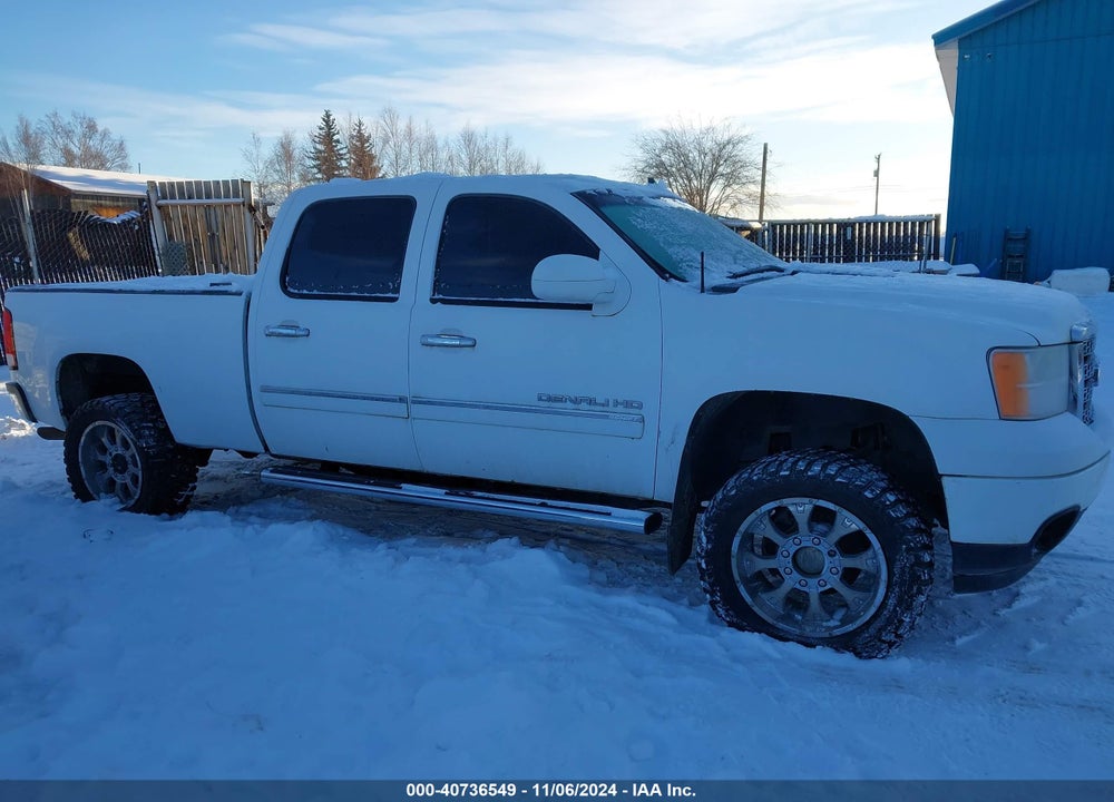 2011 GMC SIERRA 2500HD DENALI VIN: 1GT125CG9BF261387