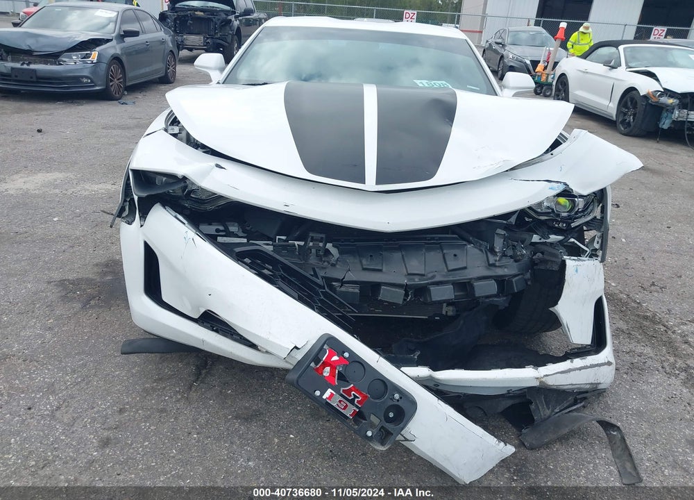 2019 CHEVROLET CAMARO 1LT VIN: 1G1FB1RX2K0120131