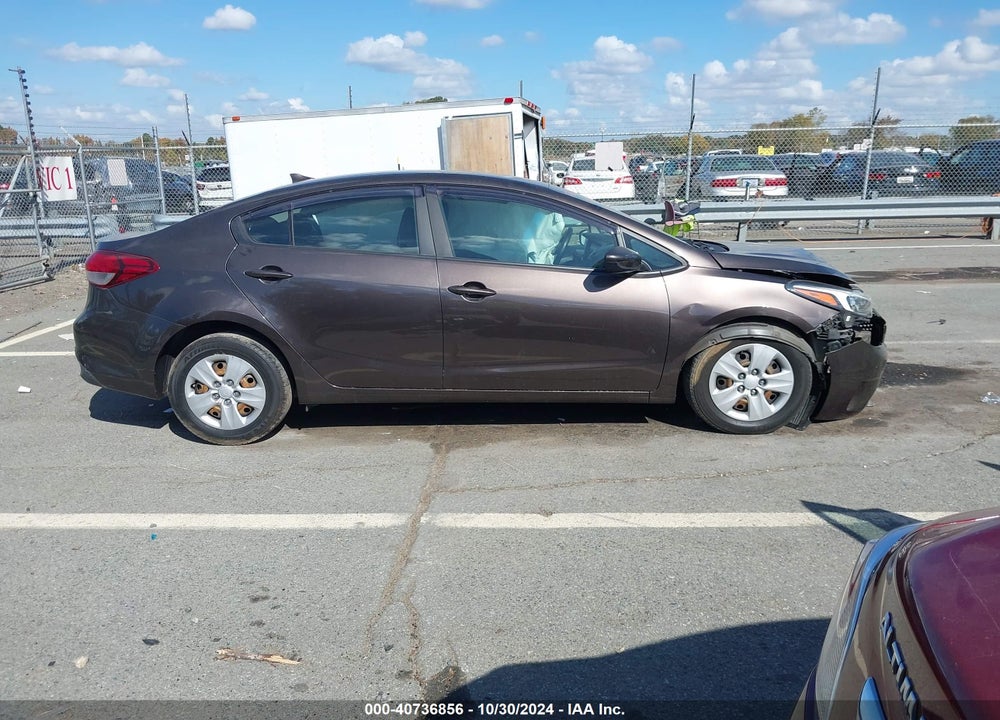 2017 KIA FORTE VIN: 3KPFK4A76HE139768