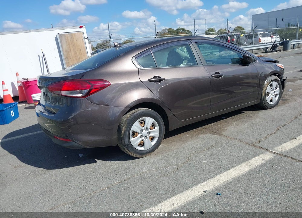 2017 KIA FORTE VIN: 3KPFK4A76HE139768