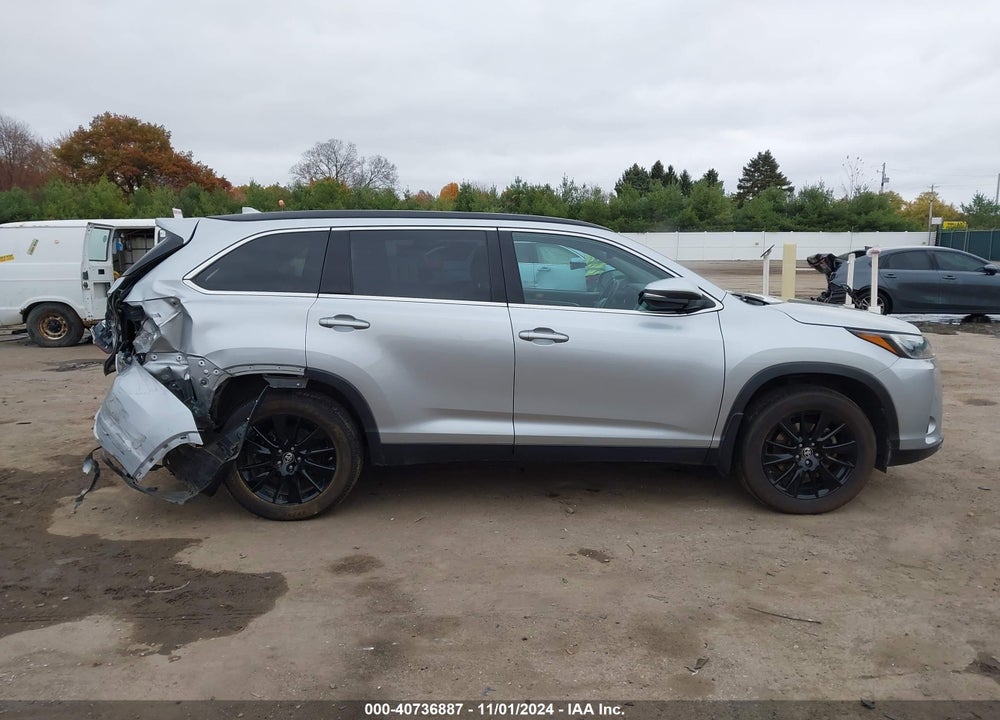 2019 TOYOTA HIGHLANDER SE VIN: 5TDJZRFH9KS629400