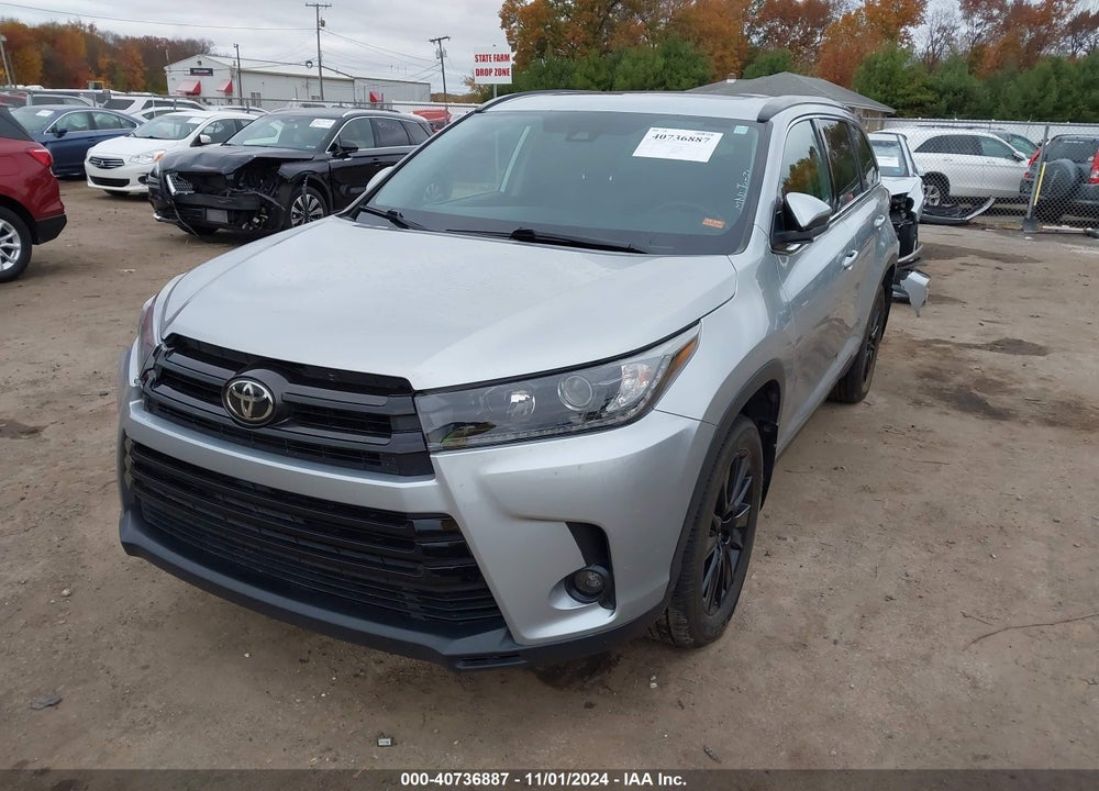 2019 TOYOTA HIGHLANDER SE VIN: 5TDJZRFH9KS629400