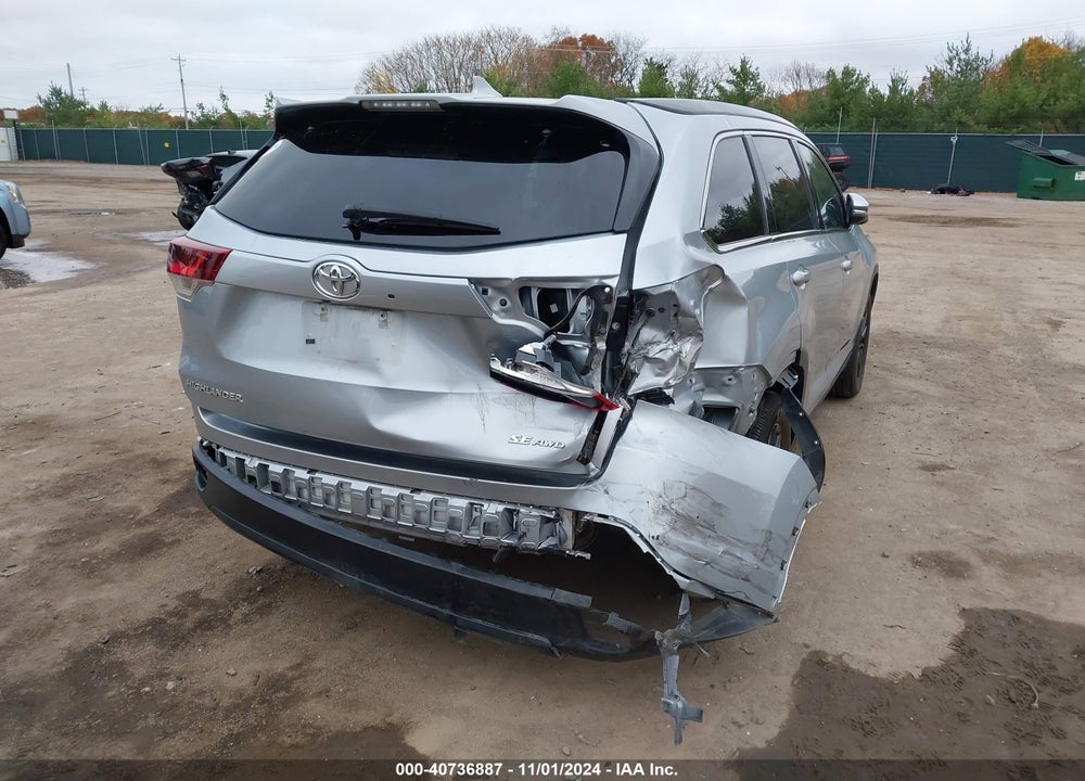 2019 TOYOTA HIGHLANDER SE VIN: 5TDJZRFH9KS629400