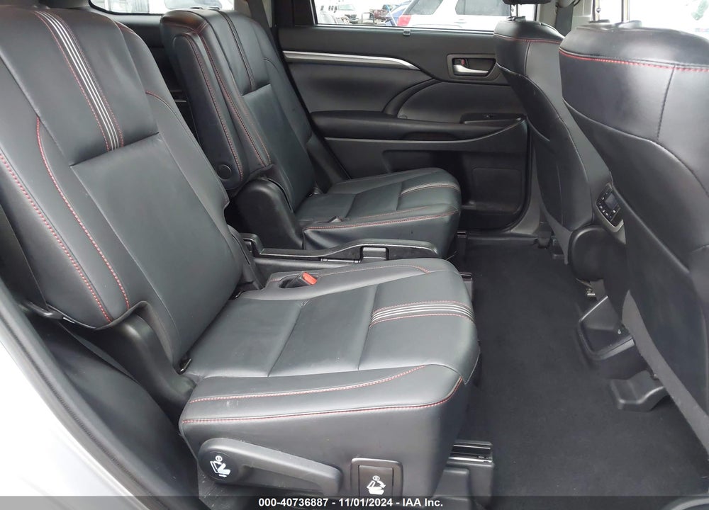 2019 TOYOTA HIGHLANDER SE VIN: 5TDJZRFH9KS629400