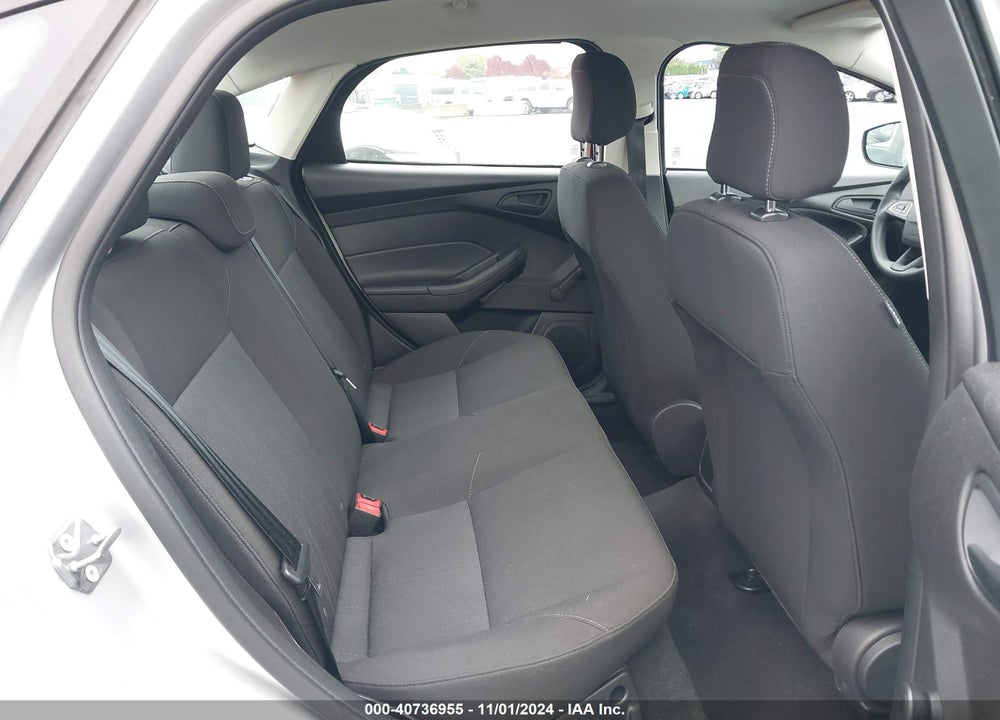 2015 FORD FOCUS VIN: 1FADP3E27FL249207