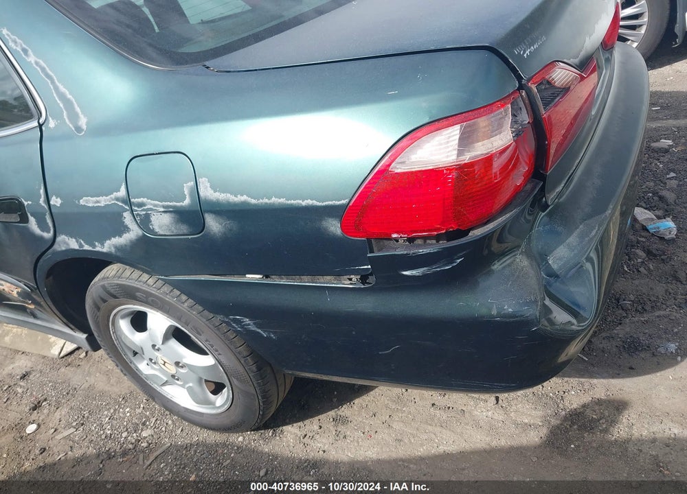 1998 HONDA ACCORD LX VIN: 1HGCG5642WA255799