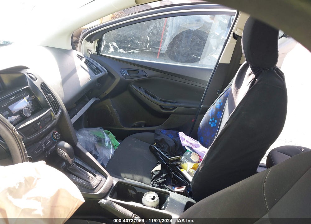 2016 FORD FOCUS VIN: 1FADP3E20GL220424