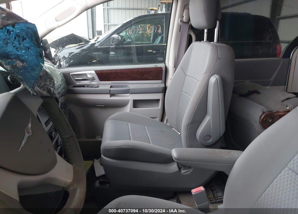 2010 CHRYSLER TOWN & COUNTRY TOURING VIN: 2A4RR5D1XAR288740