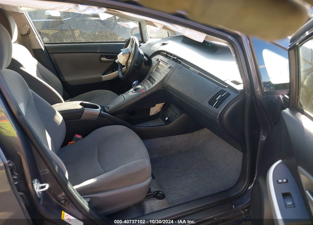 2015 TOYOTA PRIUS TWO VIN: JTDKN3DU4F2003750