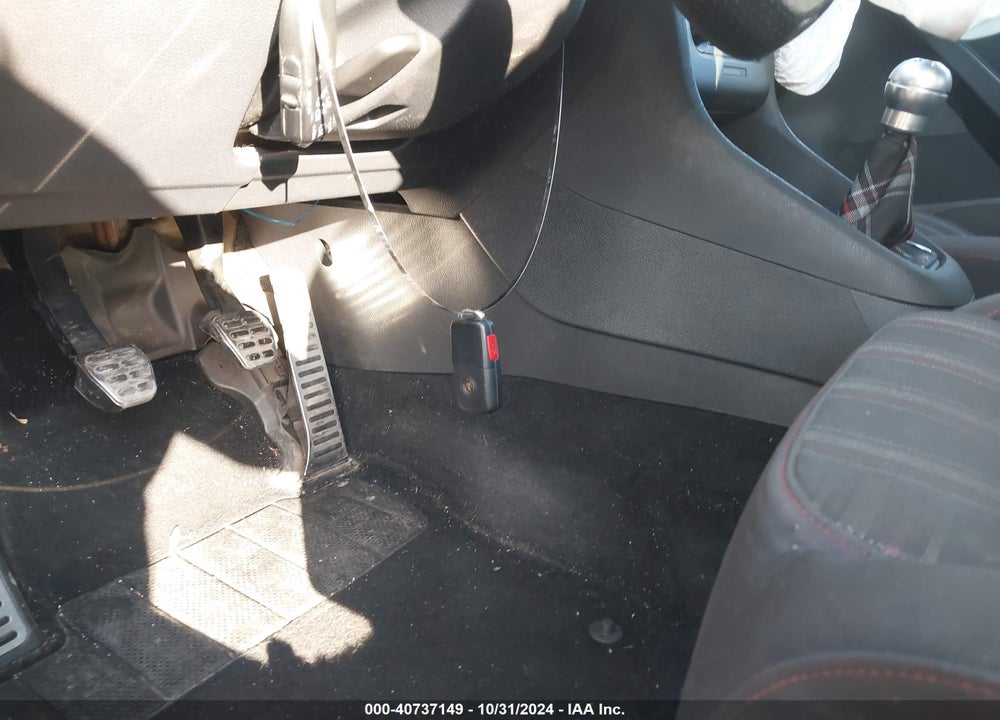 2011 VOLKSWAGEN GTI 4-DOOR VIN: WVWGV7AJ4BW053042