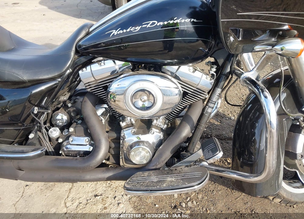 2011 HARLEY-DAVIDSON FLTRX VIN: 1HD1KH414BB603636