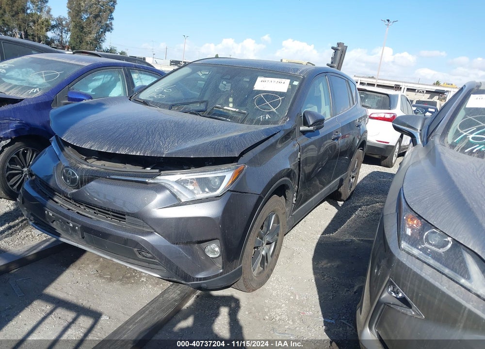 2018 TOYOTA RAV4 XLE VIN: JTMWFREV1JJ745756