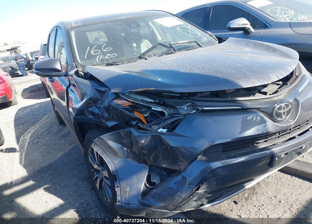 2018 TOYOTA RAV4 XLE VIN: JTMWFREV1JJ745756
