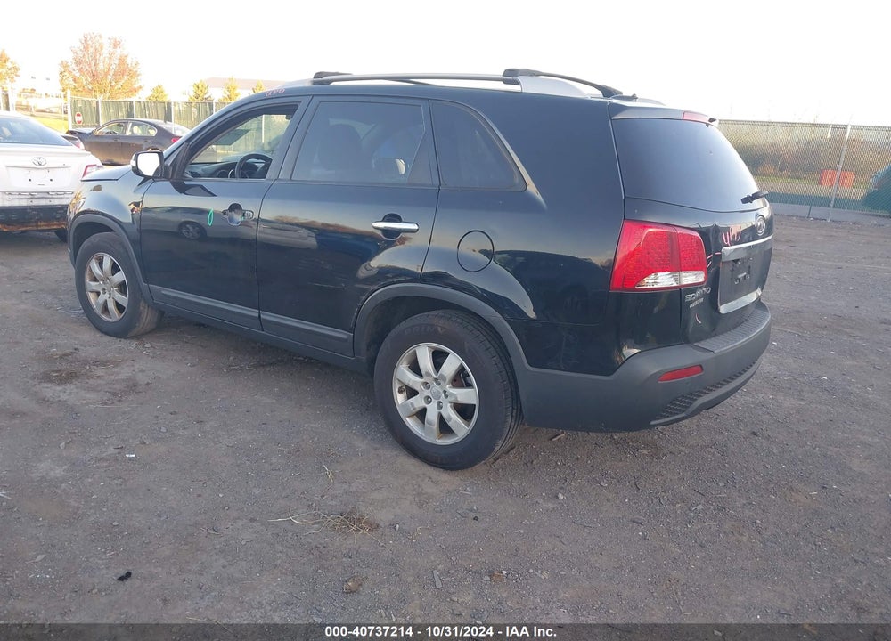 2011 KIA SORENTO LX VIN: 5XYKT3A13BG185344