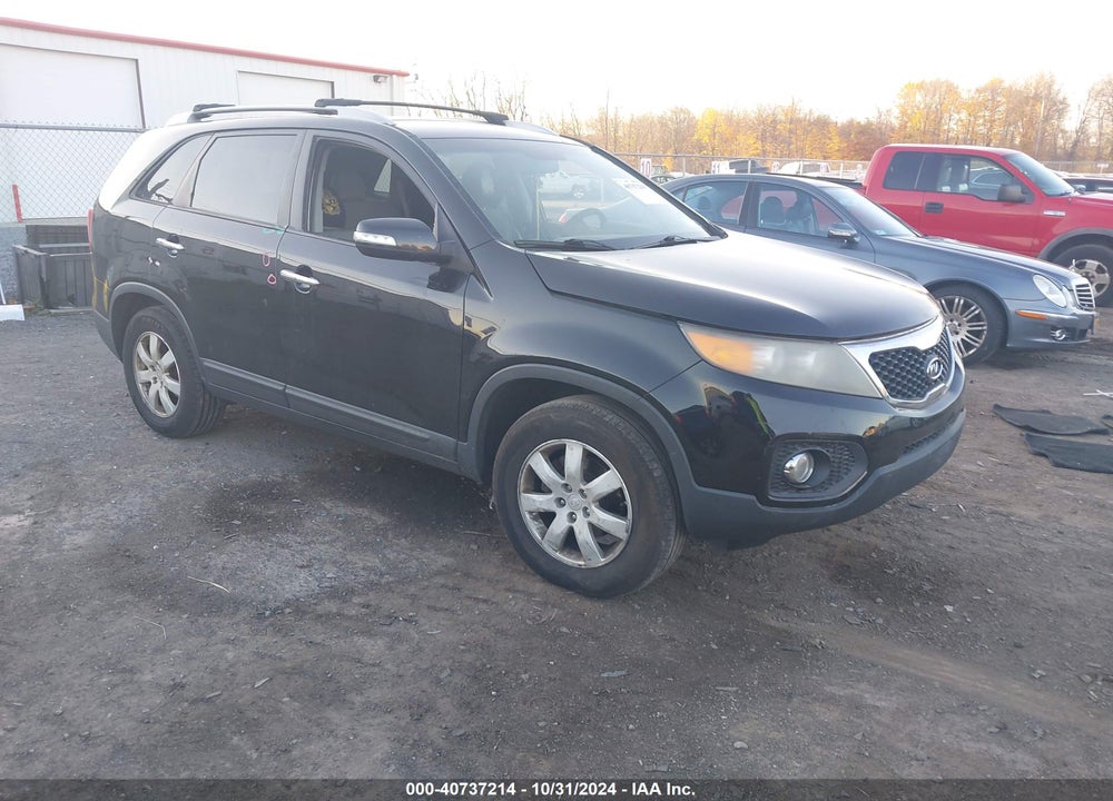 2011 KIA SORENTO LX VIN: 5XYKT3A13BG185344