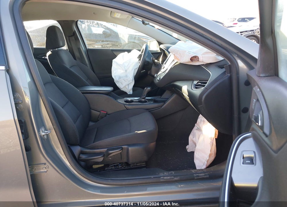 2018 CHEVROLET MALIBU LT VIN: 1G1ZD5ST2JF223826
