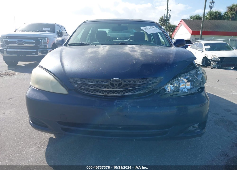 2002 TOYOTA CAMRY XLE VIN: JTDBE32K120051018