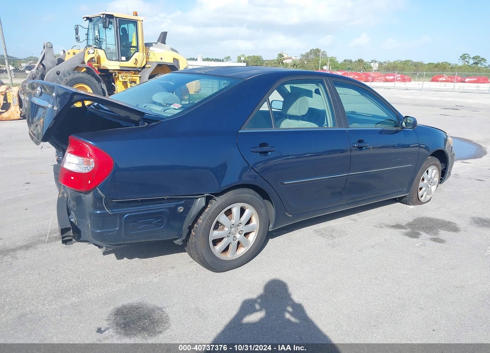 2002 TOYOTA CAMRY XLE VIN: JTDBE32K120051018