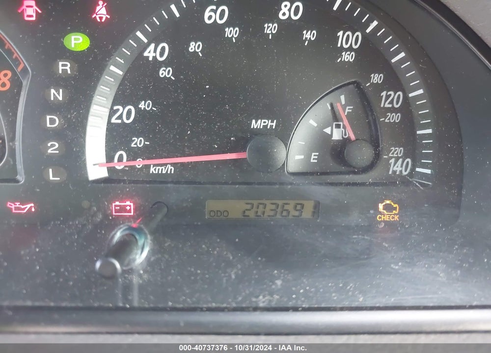 2002 TOYOTA CAMRY XLE VIN: JTDBE32K120051018