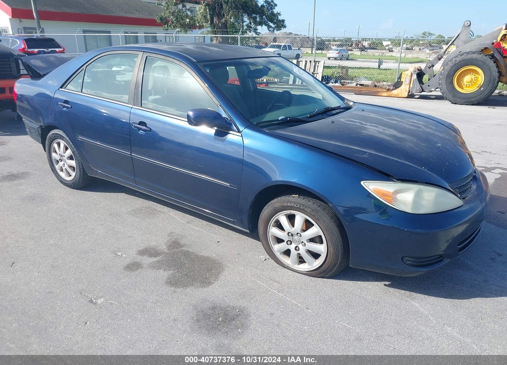 2002 TOYOTA CAMRY XLE VIN: JTDBE32K120051018