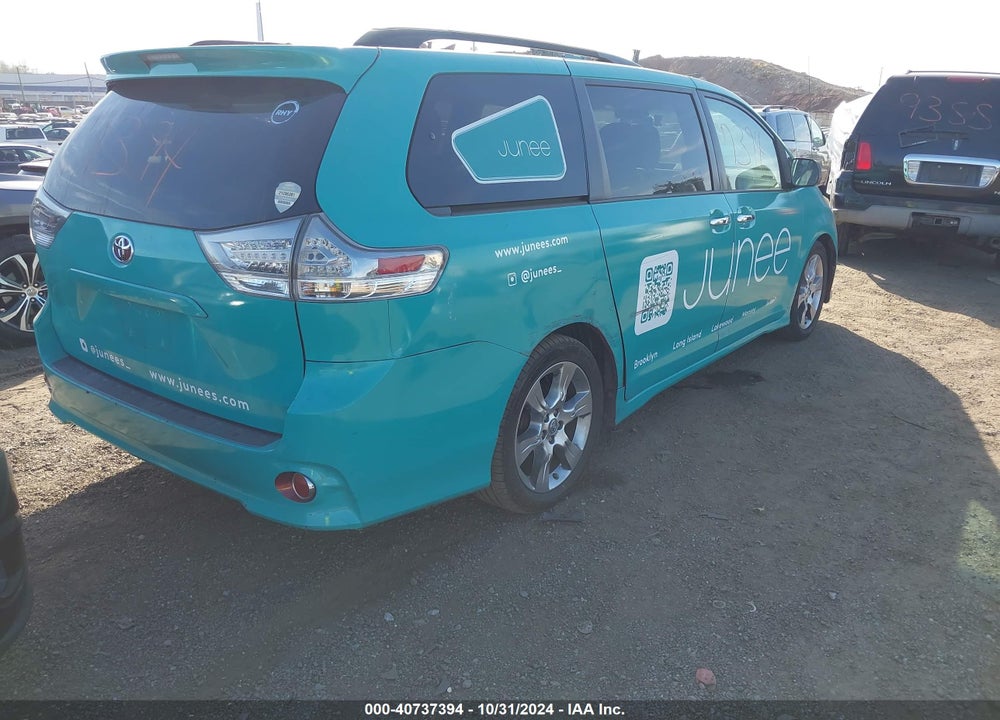 2013 TOYOTA SIENNA SE 8 PASSENGER VIN: 5TDXK3DCXDS362371