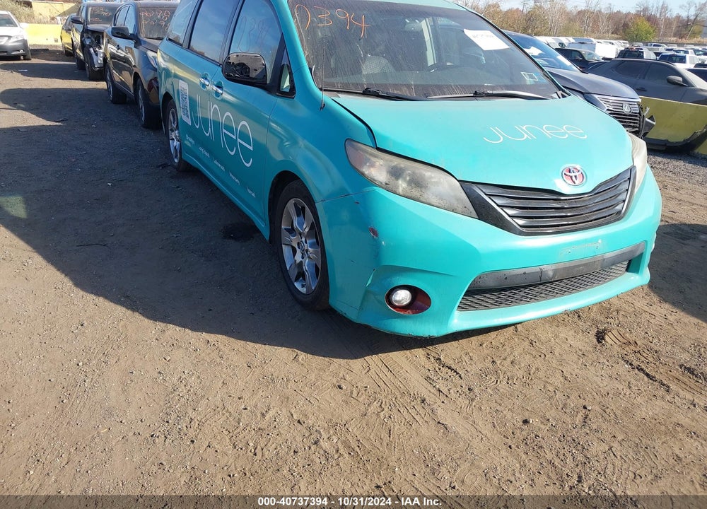 2013 TOYOTA SIENNA SE 8 PASSENGER VIN: 5TDXK3DCXDS362371