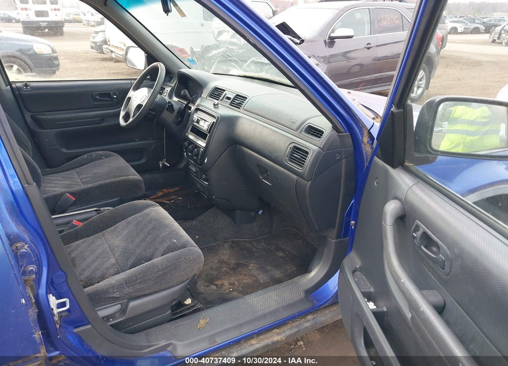 2000 HONDA CR-V LX VIN: JHLRD1843YC022905