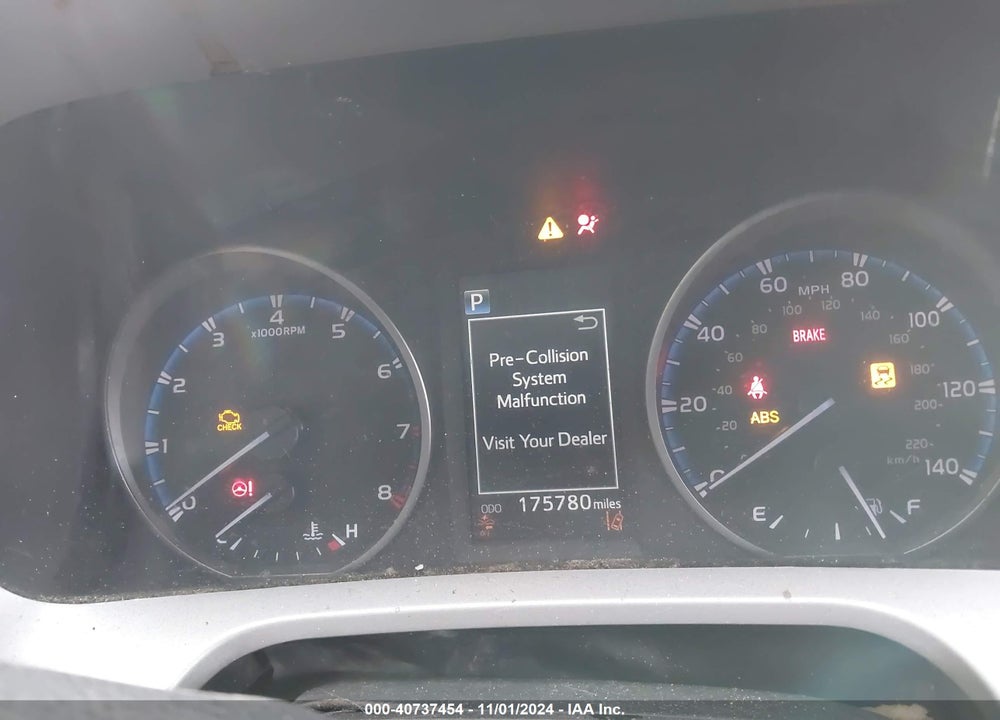 2017 TOYOTA RAV4 LE VIN: 2T3BFREV8HW693553