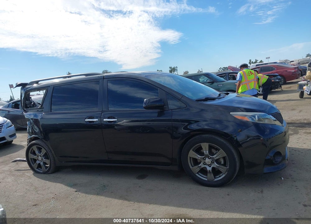 2017 TOYOTA SIENNA SE 8 PASSENGER VIN: 5TDXZ3DC8HS771079