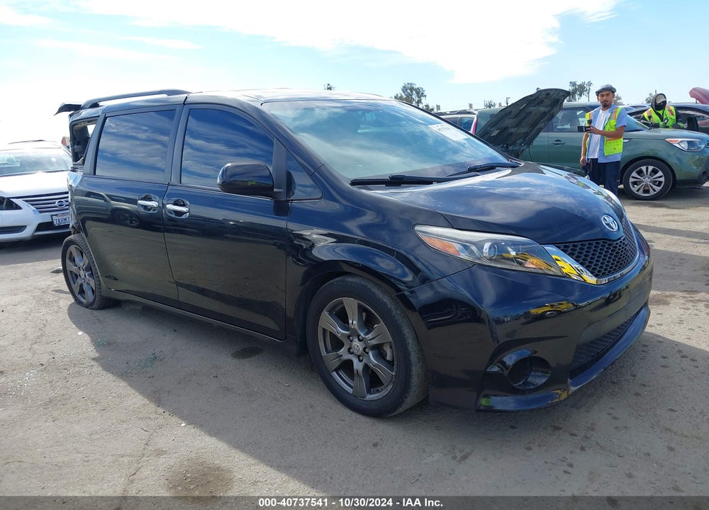 2017 TOYOTA SIENNA SE 8 PASSENGER VIN: 5TDXZ3DC8HS771079