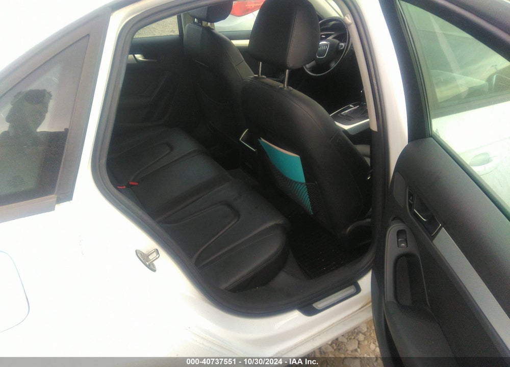 2010 AUDI A4 2.0T PREMIUM VIN: WAUAFAFL0AN057245