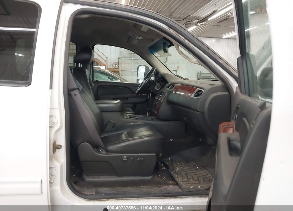 2011 CHEVROLET SILVERADO 2500HD LTZ VIN: 1GC1KYC87BF193360