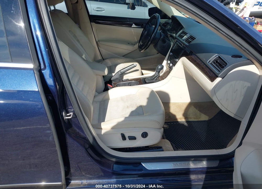 2015 VOLKSWAGEN PASSAT 1.8T SEL PREMIUM VIN: 1VWCT7A3XFC072852