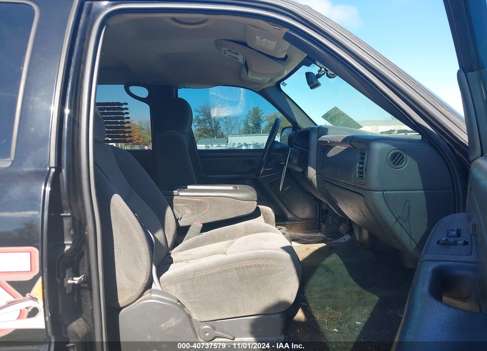 2005 CHEVROLET SILVERADO 1500 Z71 VIN: 2GCEK13T151367173