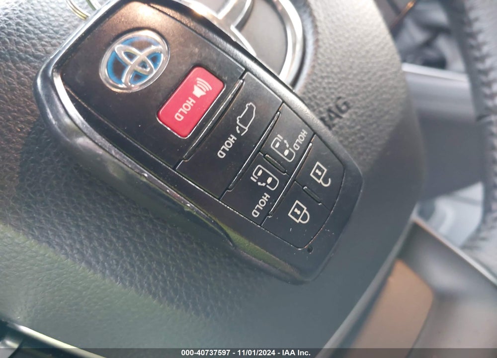 2023 TOYOTA SIENNA XLE VIN: 5TDYRKEC3PS161764