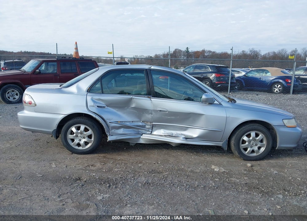 2001 HONDA ACCORD 2.3 EX VIN: 1HGCG66801A008086