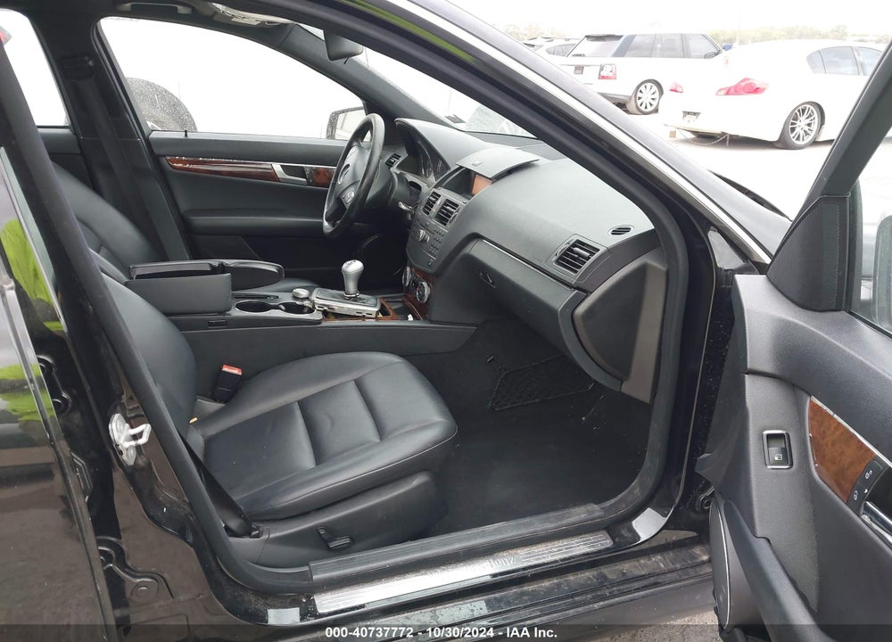 2010 MERCEDES-BENZ C VIN: WDDGF8BB5AR124276