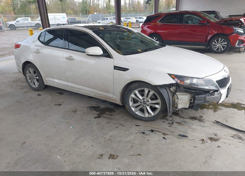 2011 KIA OPTIMA EX VIN: KNAGN4A75B5170702