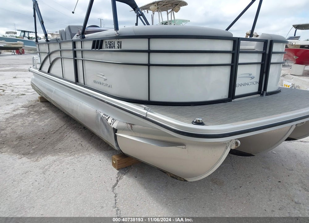 2021 BENNINGTON OTHER VIN: ETWK1823J021