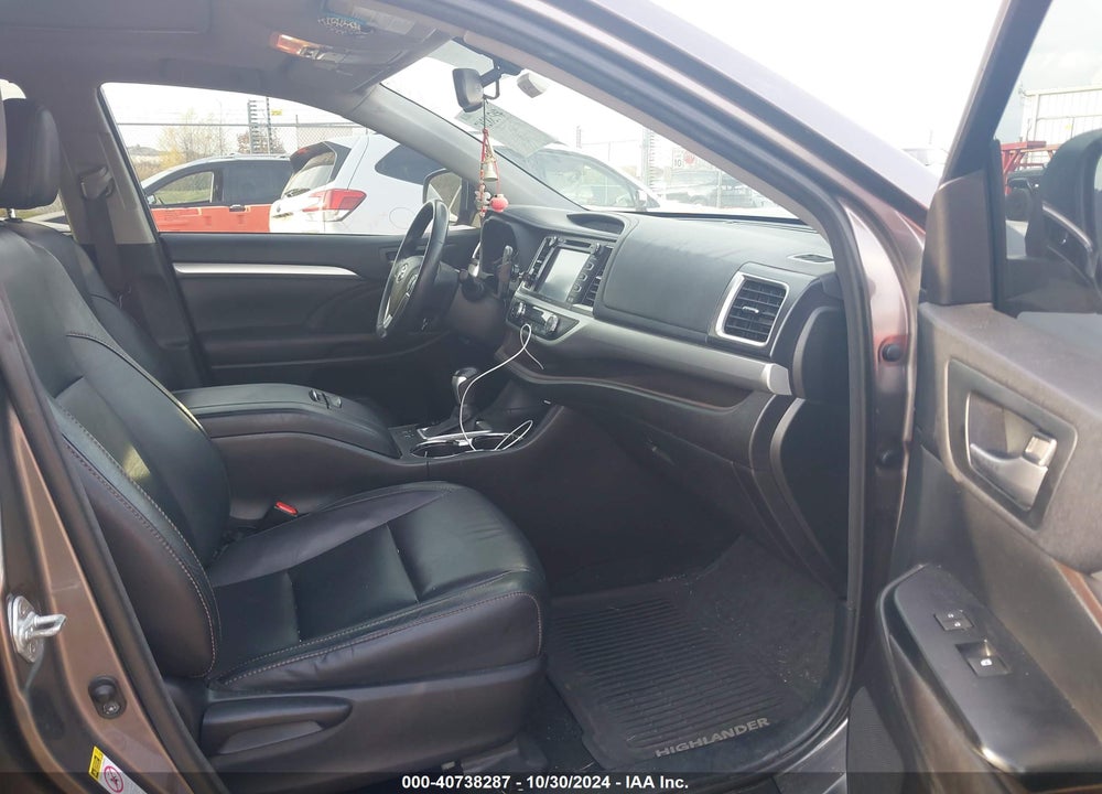 2016 TOYOTA HIGHLANDER XLE V6 VIN: 5TDJKRFH7GS320696