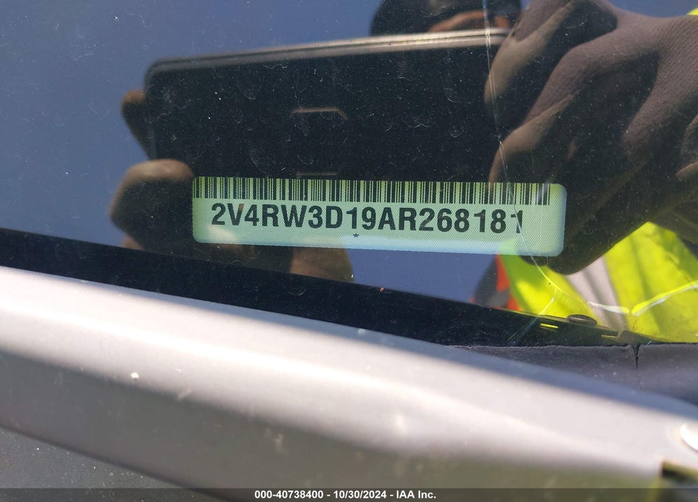 2010 VOLKSWAGEN ROUTAN SE VIN: 2V4RW3D19AR268181